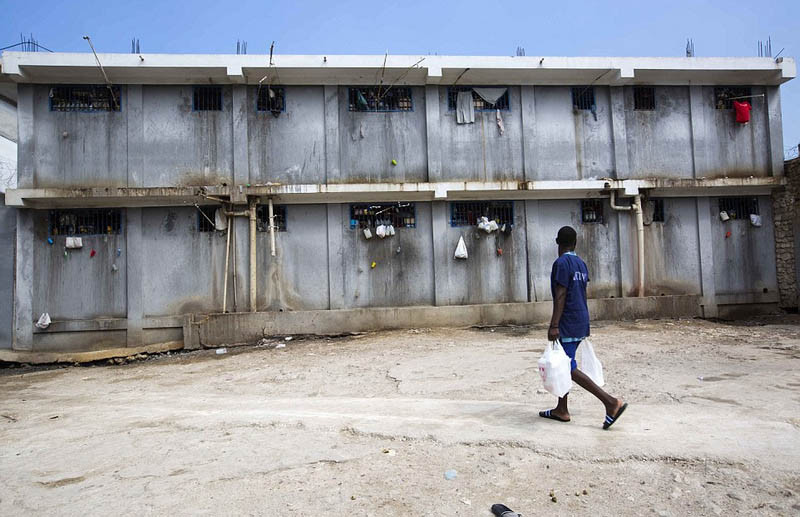 近日,位于海地太子港的海地国家监狱内现状遭曝光