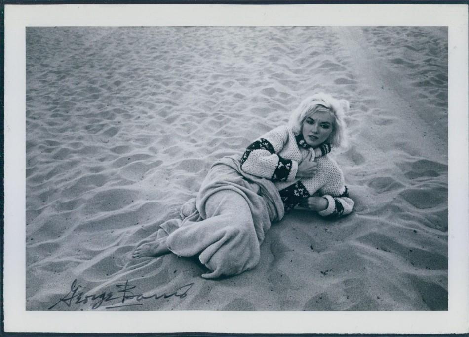 梦露生前最后写真曝光 一颦一笑尽显风情