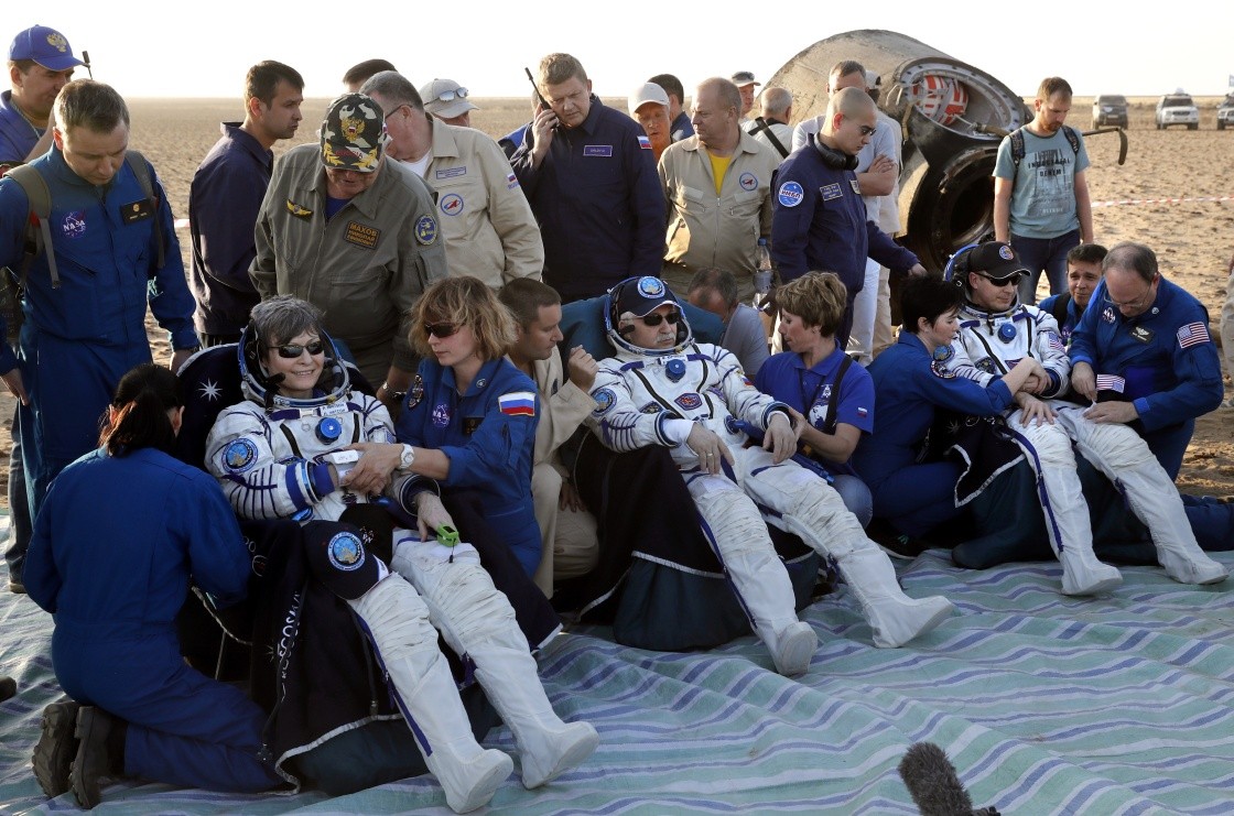 美国女宇航员惠特森返回地球 累计太空停留665天创纪录