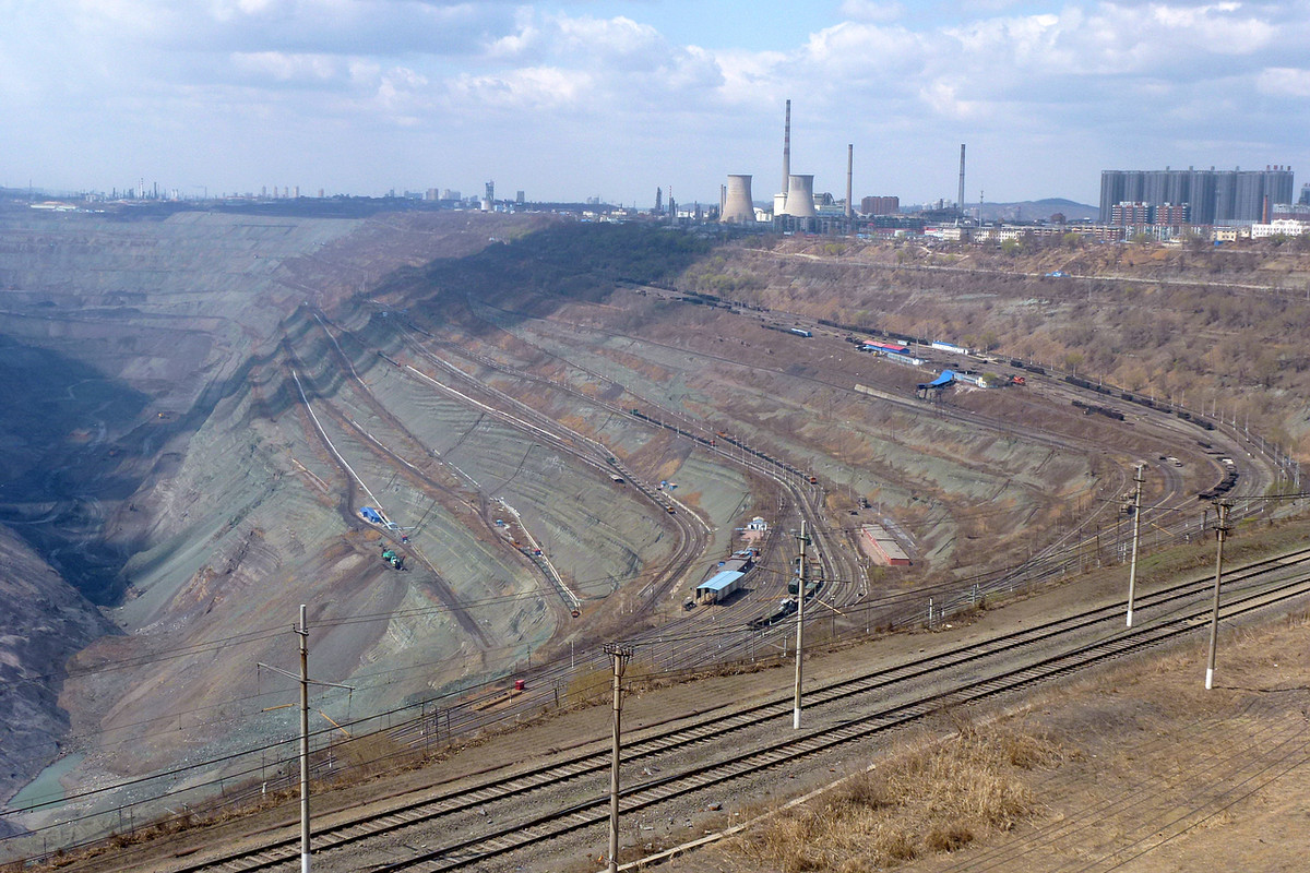 满族故里: "煤都"抚顺煤矿博物馆 领略"亚洲第一大坑"西露天煤矿