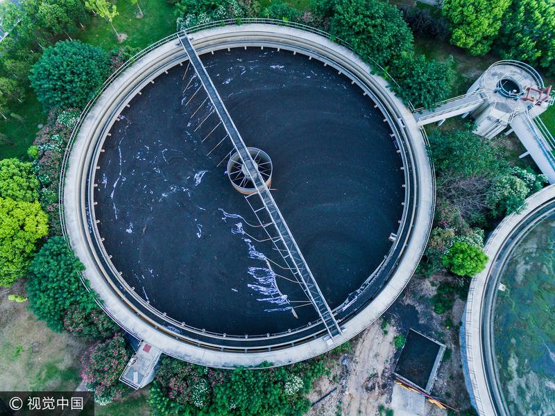 航拍南京江心洲污水处理厂造型如大地时钟