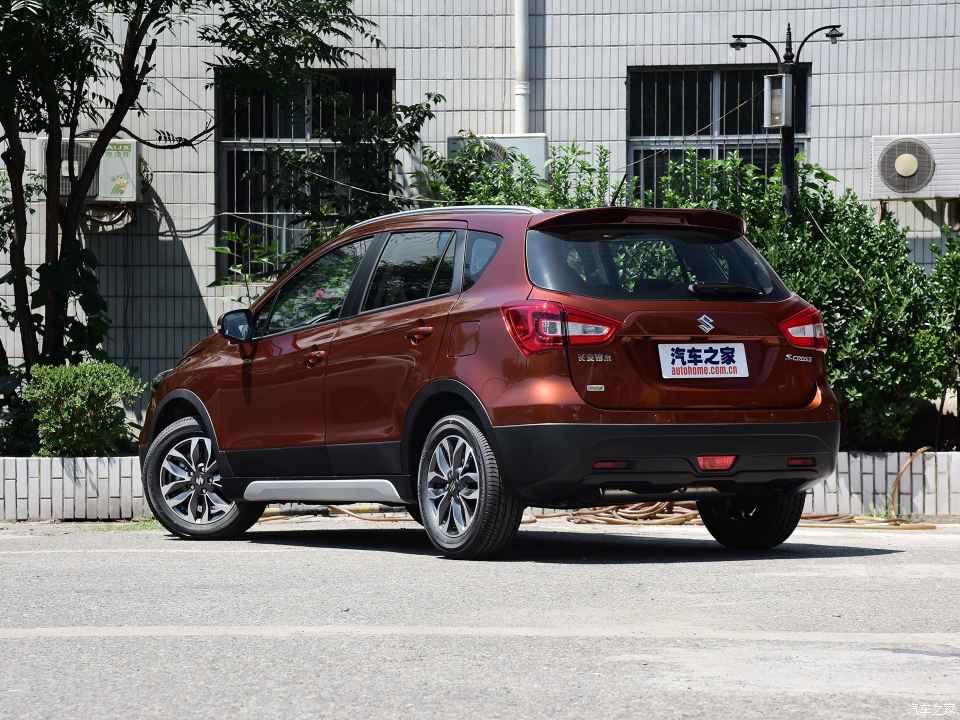 预计7月上市 长安铃木骁途实车到店