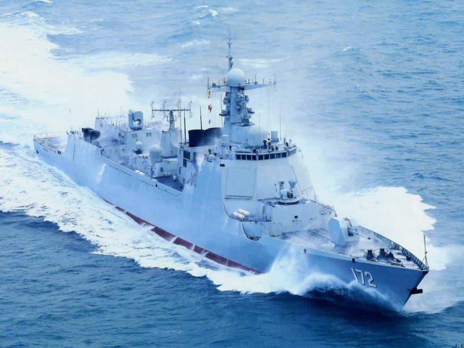 神盾雷达上舰大连船厂实拍建造中的3艘052d舰