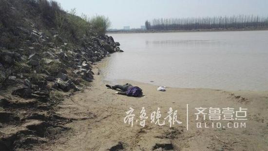 【济南黄河河道再现一男性浮尸 目前尸源暂时不明】 27日上午,有市民