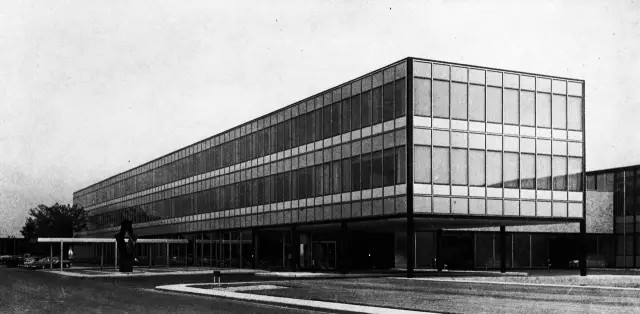 Eero Saarinen, General Motors Technical Center, Warren, Michigan, 1949
