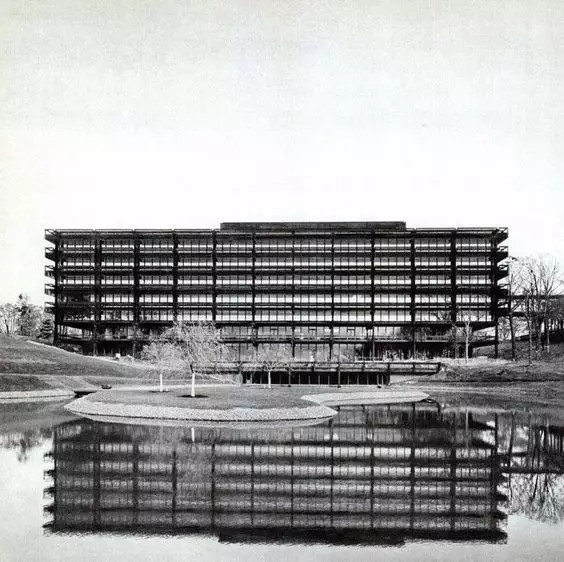 John Deere Headquarters, Moline, Illinois, Eero Saarinen, 1957-1963