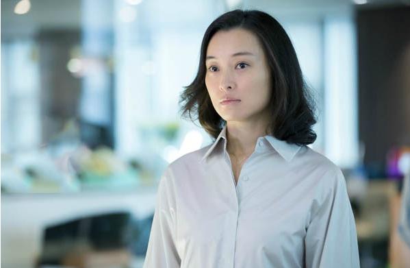 一样的袁泉,而她饰演的唐晶的曲折情感经历,也成为观众关注议论的焦点