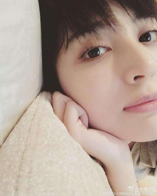 除了杨幂,还有这么多女星热衷半张脸自拍