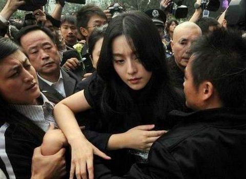 那些被男演员"欺负"过的女星,杨幂这样地位的人也遇到过!