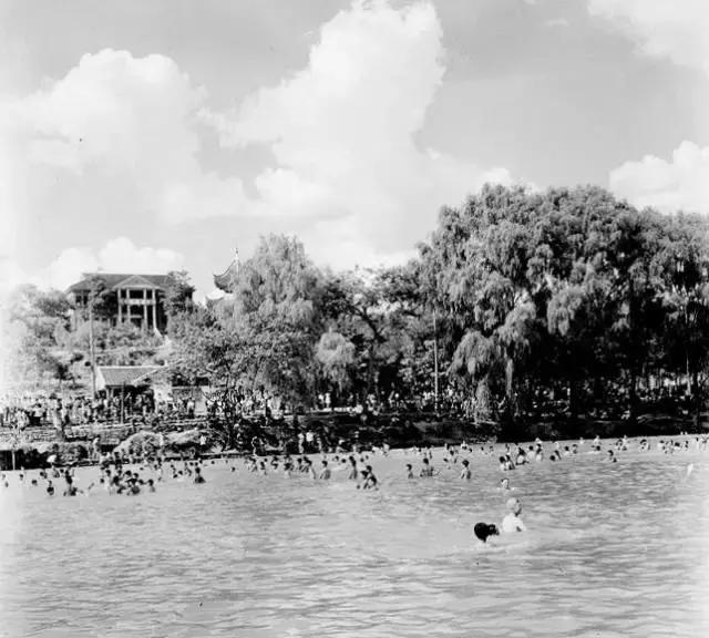 二,3,天河潭2,花溪公园1,黔灵山公园图片中是贵阳哪个风景名胜?