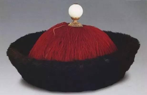 清代官员官帽的珠子,有人说价值连城,看看能不能买套房子