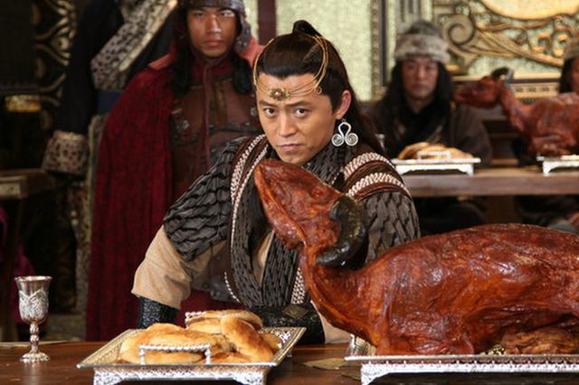 一位皇帝的头盖骨做成酒器被蒙古人使用上百年