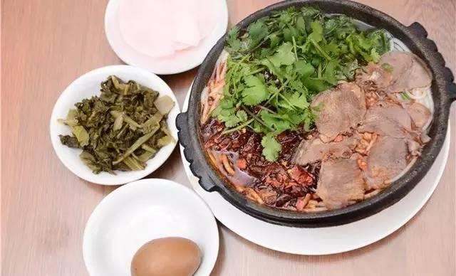 最近满大街的毕节砂锅羊肉粉,其实来源于哪里大家并不清楚.