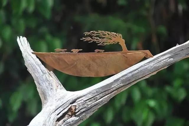 不可思议,雕刻在叶子上的艺术