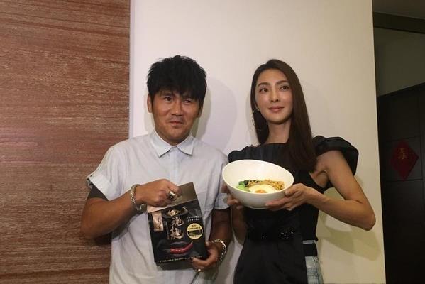 吴速玲拒绝再为曹格生孩子 因老公无法接受自己去装了避孕器