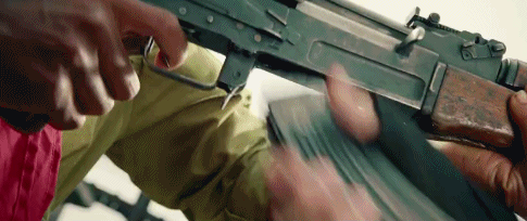 张翰不怕脏不怕累拍《战狼2》,迷彩服霸气上线