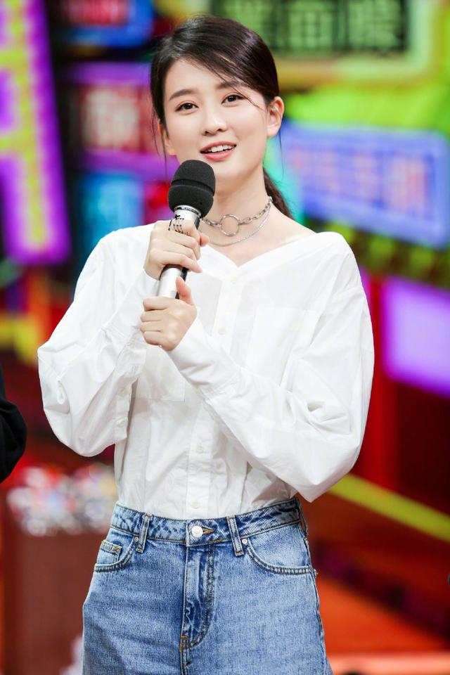 67黄奕舒畅整容过度脸僵笑不出来最新一期天天向上女嘉宾只