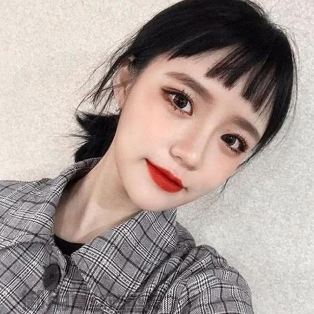 刘海别再乱留了,17年流行这样的刘海,时尚减龄更显瘦