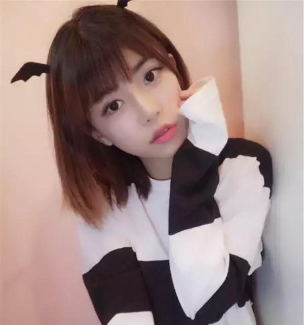 美女主播周淑怡,曾经的少女组合成员,现在的电竞大神