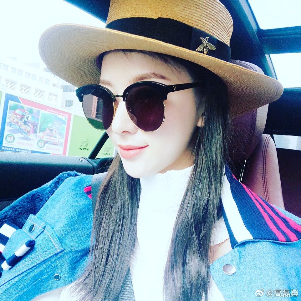 薛之谦模特前妻高磊鑫晒美照 娇嫩白皙身材赞爆