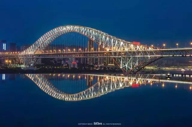 石门大桥摄影师微博@寻楼者司琪9.渝澳大桥摄影师·姚显荣瑰丽桥都 8.