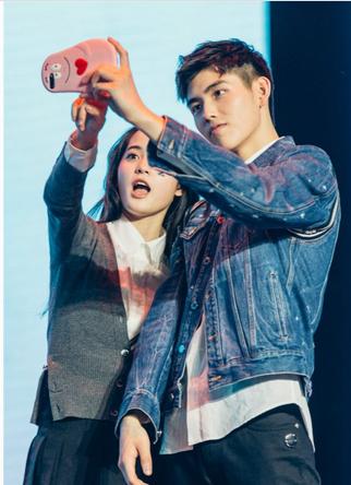 陈红儿子叫陈亦凡吧和王丽坤站一起还真的挺有夫妻相的