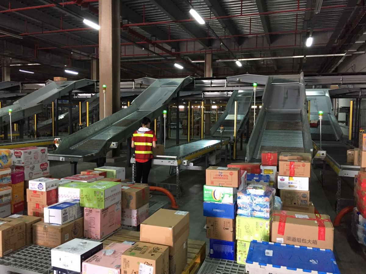 自称亚洲最大的智慧物流基地苏宁超级云仓到底长啥样图说