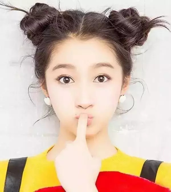 和下巴呈倒梯形:丸子的大小也很重要,你可别顶着两个大包子走在街上啊