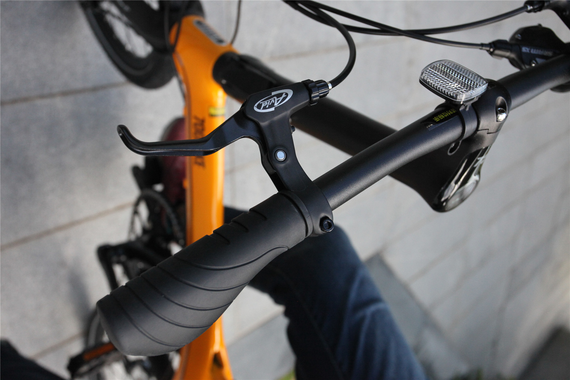 4599元的通勤撩妹小钢炮 700bike 银河2017款单车深度体验