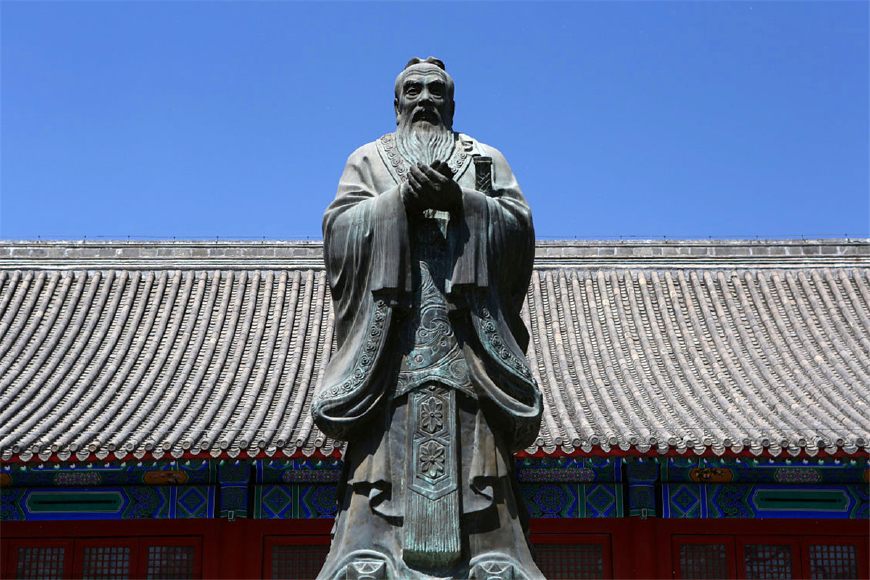 有数百年历史的孔子雕像