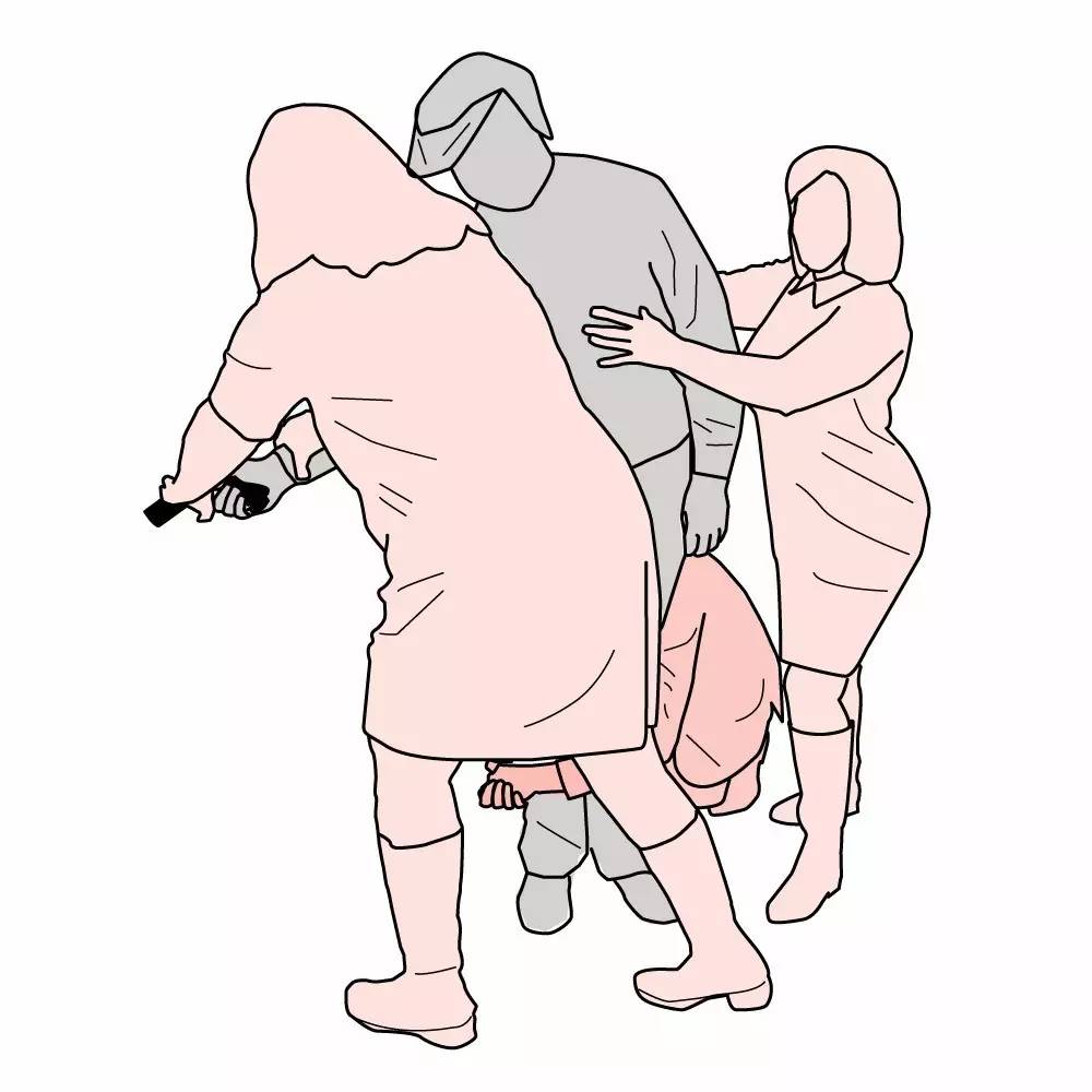 时可以躲在门背后抓住他两个胳膊,并按住其腿部,用身体的力量将其扑倒