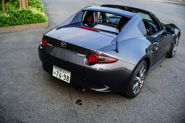 实拍马自达mx-5 rf