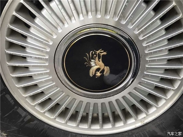 金凤凰传奇实拍日本国车丰田世纪