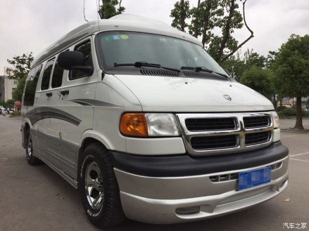 十几年前的稀罕物道奇公羊大房车
