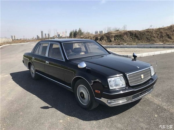 金凤凰传奇,实拍日本国车丰田世纪!