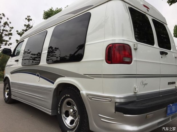 十几年前的稀罕物道奇公羊大房车