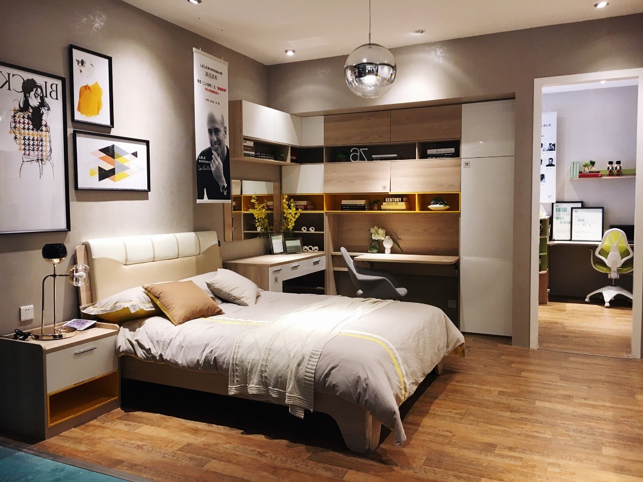 近年来,维意定制从个性化定制的板材类家具,到现在引入沙发,床垫等