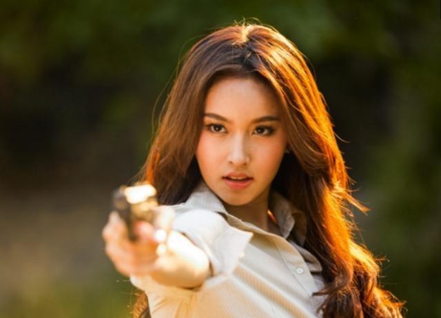 不要说金星了还有这么多明星都是变性人你绝对看不出来