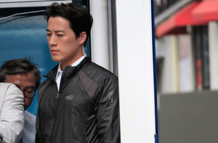 韩国新总统上任了但是大家却都在看他的帅保镖