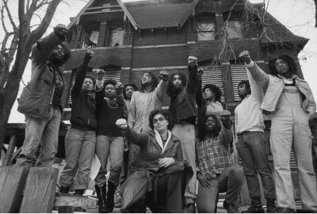 1978年，&ldquo;迁移&rdquo;信徒在费城的旧总部前，后被迫搬离。