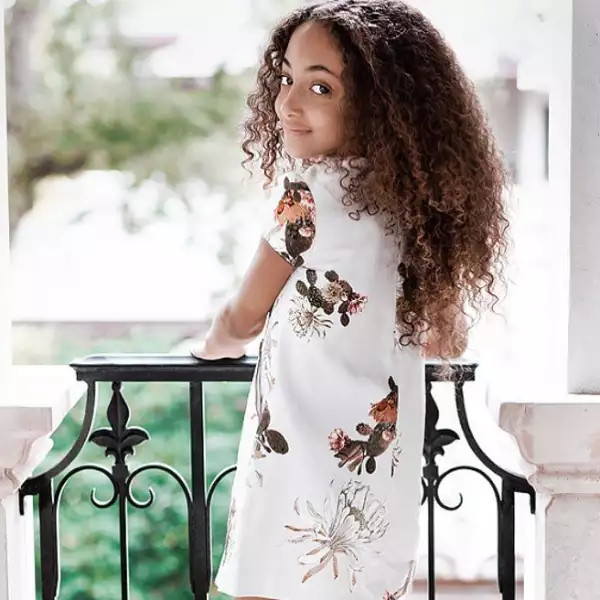 拜伦-戴维斯晒照库里妻子晒照西蒙斯晒赤膊训练照比尔女友晒照安佳丽