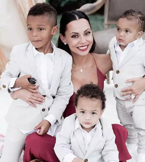 瑞秋晒工作照奈特训练香珀特和女儿弗朗西斯晒照西蒙斯玩游戏卡斯比