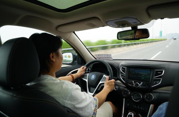 宋楠：450公里测动力电池水冷散热宋DM