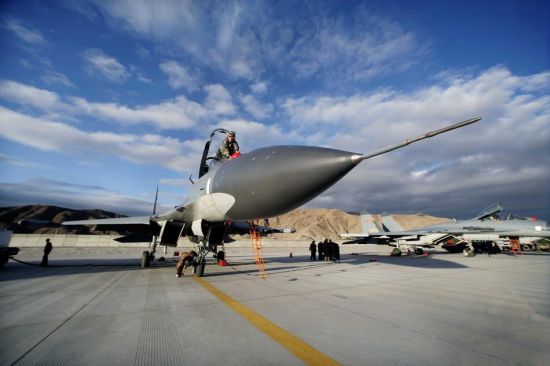 歼20新机装回机头空速管是技术不行么