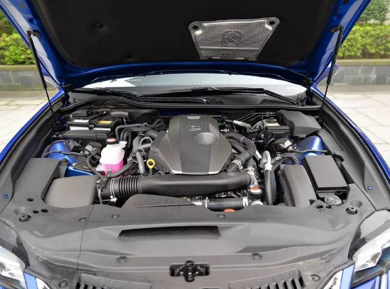 什么是雷式运动感？GS这款车或许最有发言权