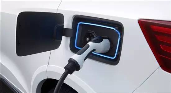 听说欧洲的排放标准很变态？恩，不过这台车还是在那里建厂了！