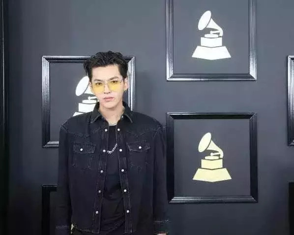 你开你的格莱美，找不到汽车圈的梗，算我输