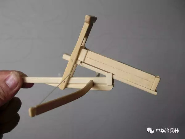 喜欢诸葛连弩么?其实用筷子就能做一把,还不快来看看?