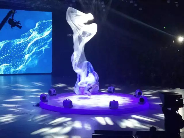 车展前夕惊现“未来汽车”，上汽荣威又玩儿了一次大的，赚足话题热度