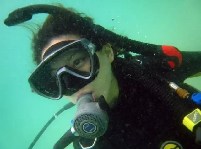 一文起底:最近大火的亚裔女神asia fox到底是谁